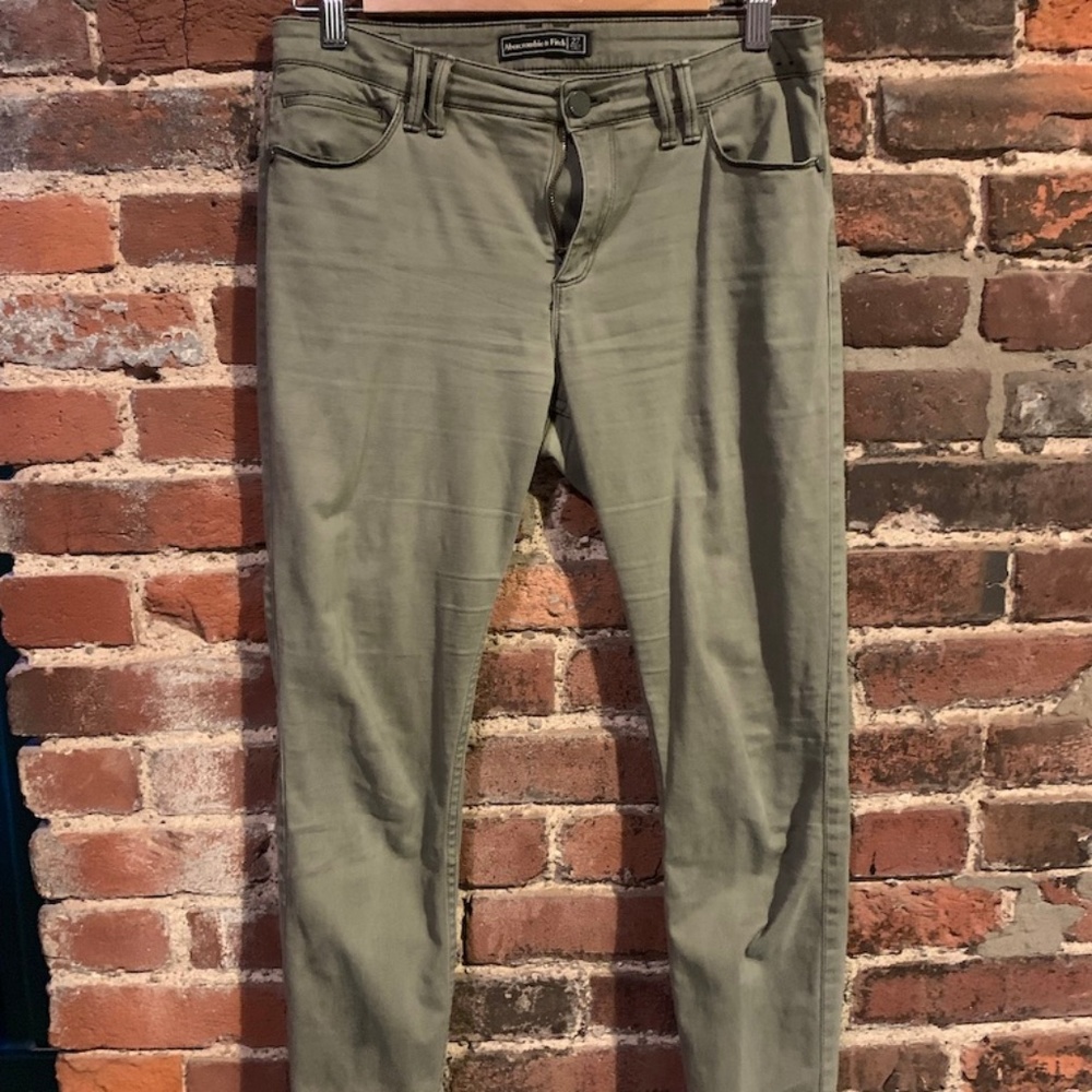 Abercrombie Comfy green pants!